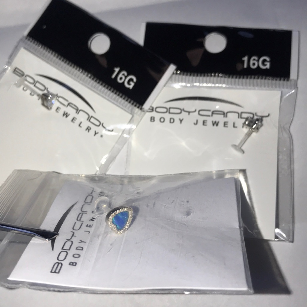 3 - Labre 16g, Heart Shaped, Plastic Backing
